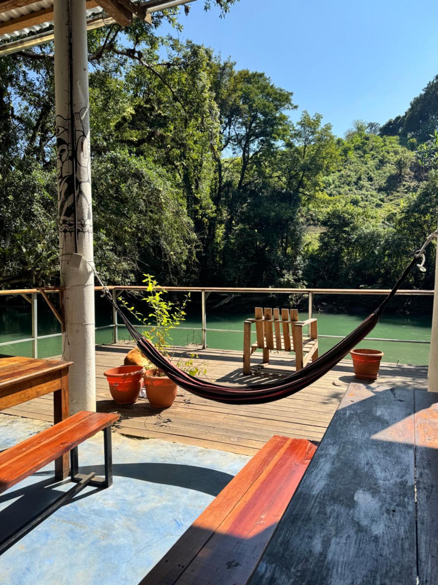 Pachamaya River Hostel Lanquín Buitenkant foto